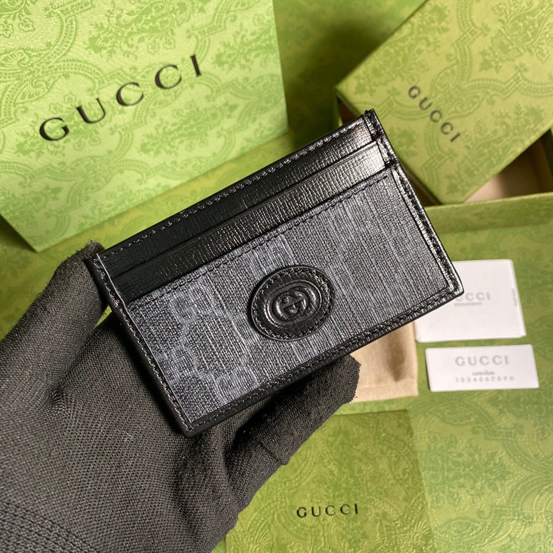 G*u*i wallet-10*7.5cm