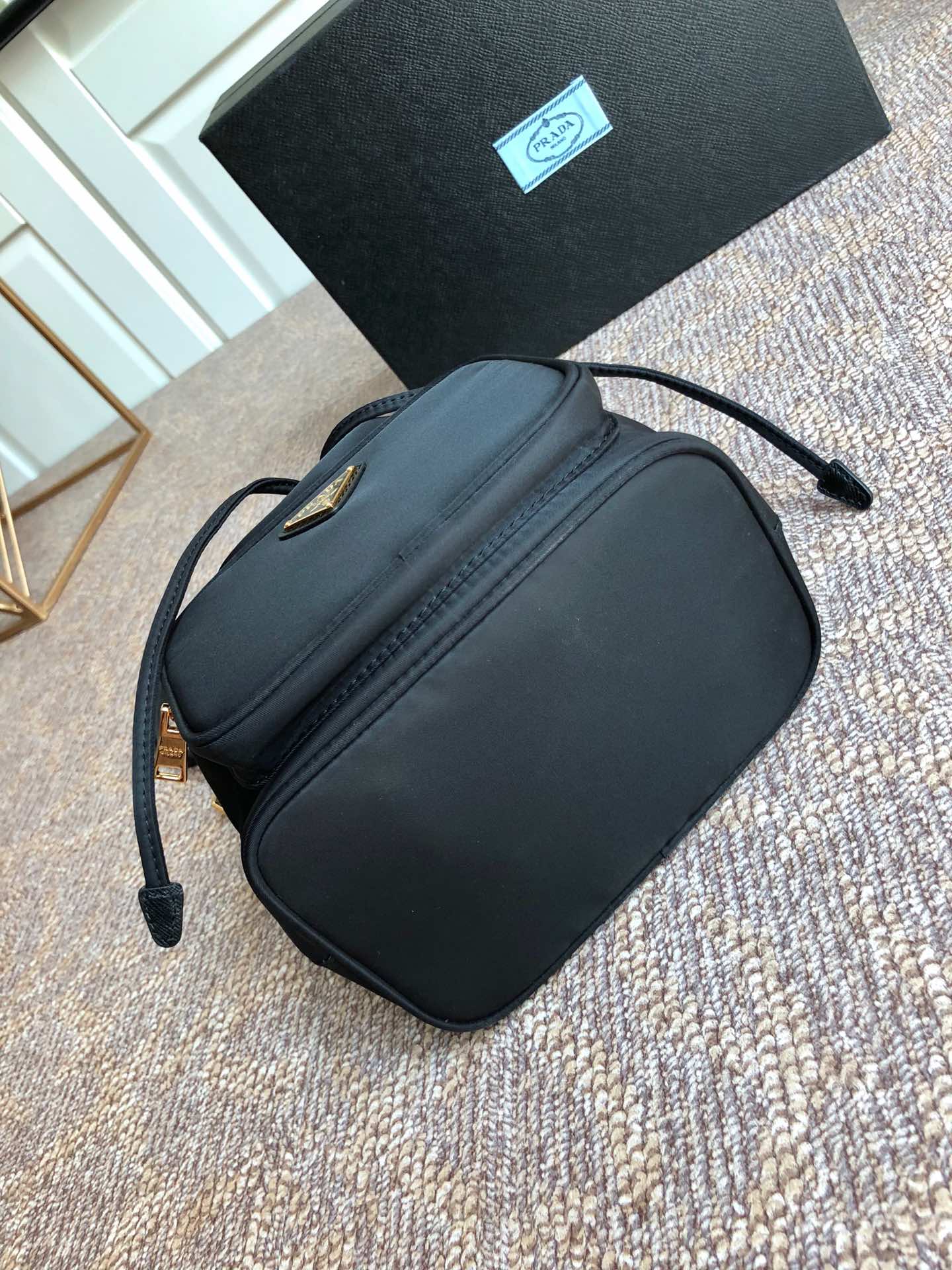 Pra*a backpack 1bh038-18x23x12cm