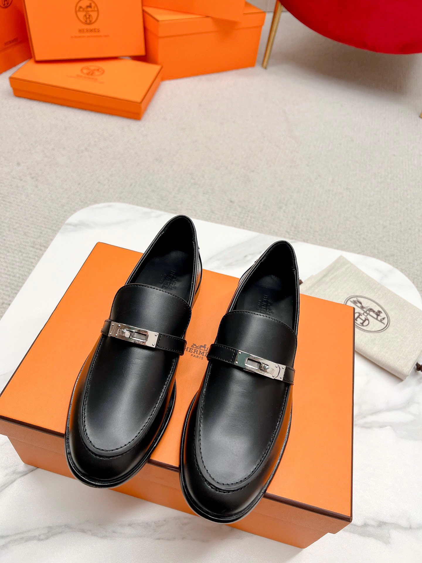 H**me5 loafers