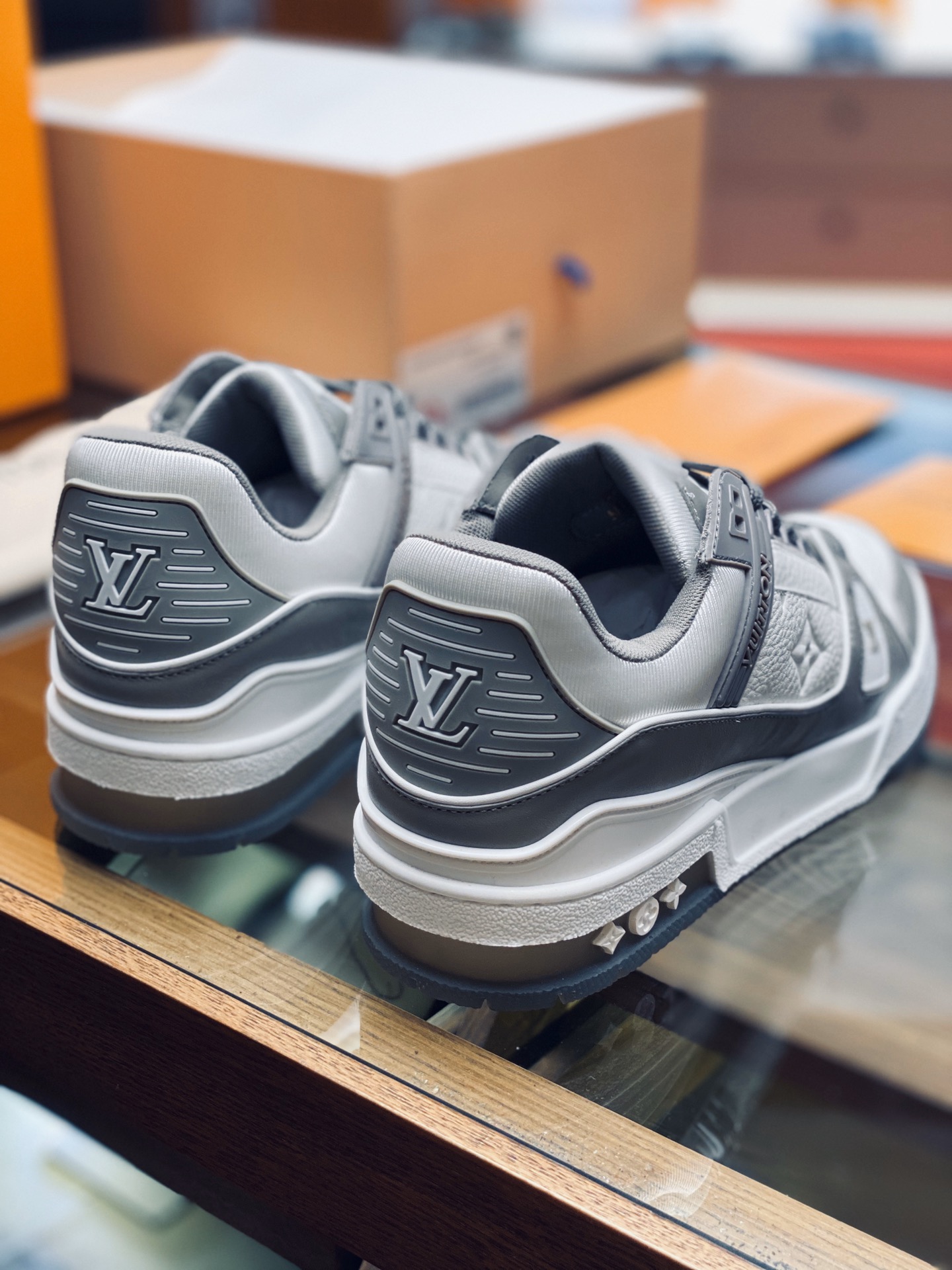 l0*is V*t0n sneakers(eu39-eu45)