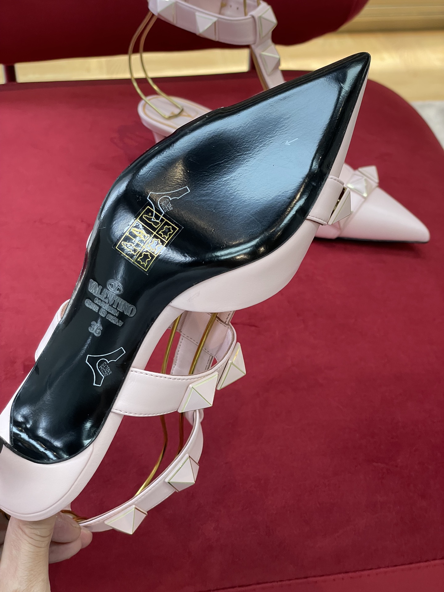 Va1e*ntin0 2022ss heels(size:35-42)