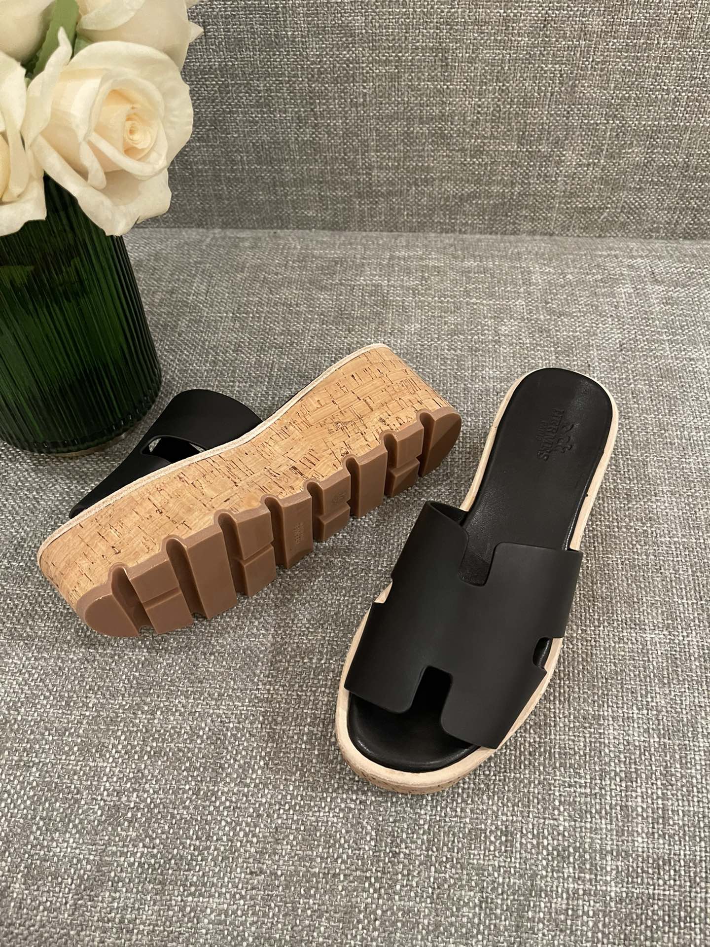 H**mes slippers