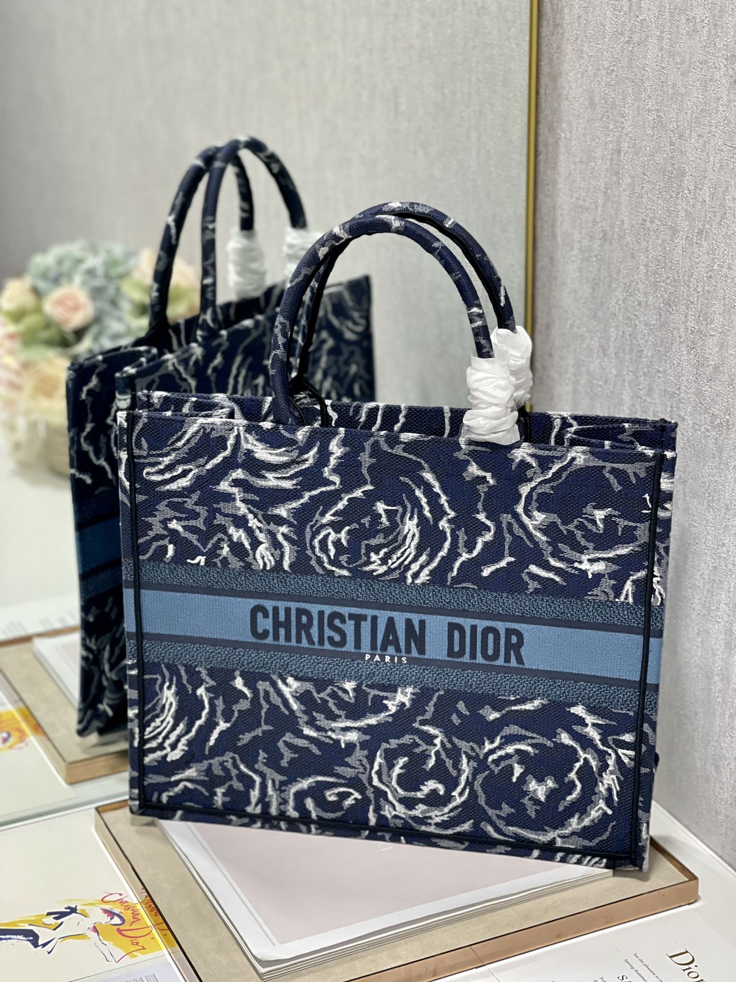 D*or book tote