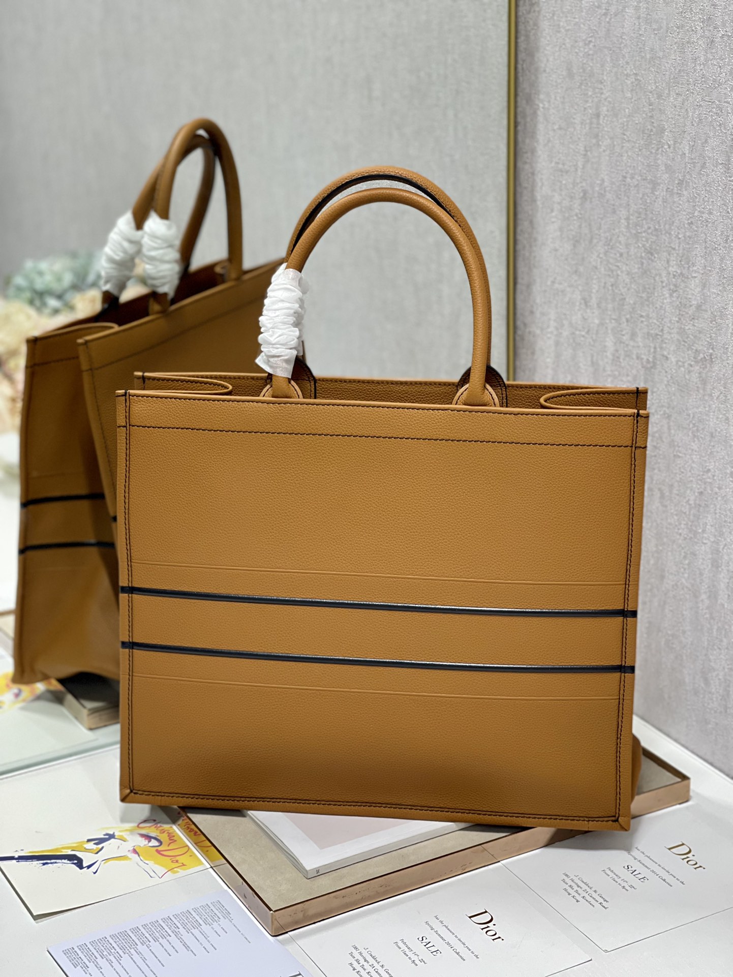 D*or book tote