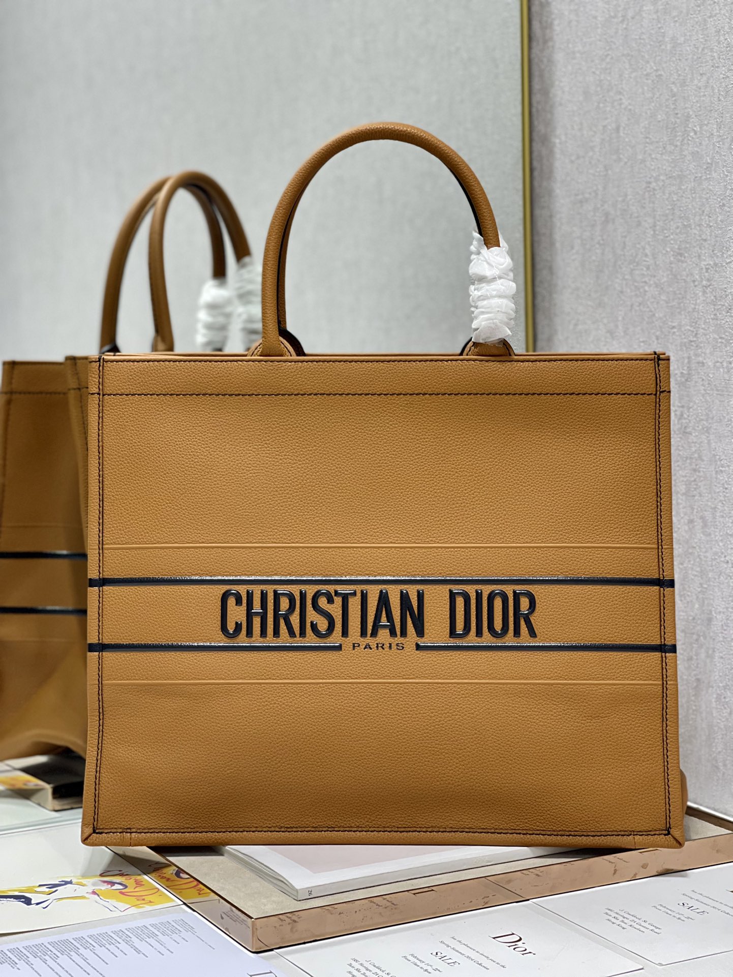 D*or book tote