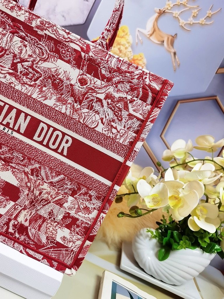 D*or book tote