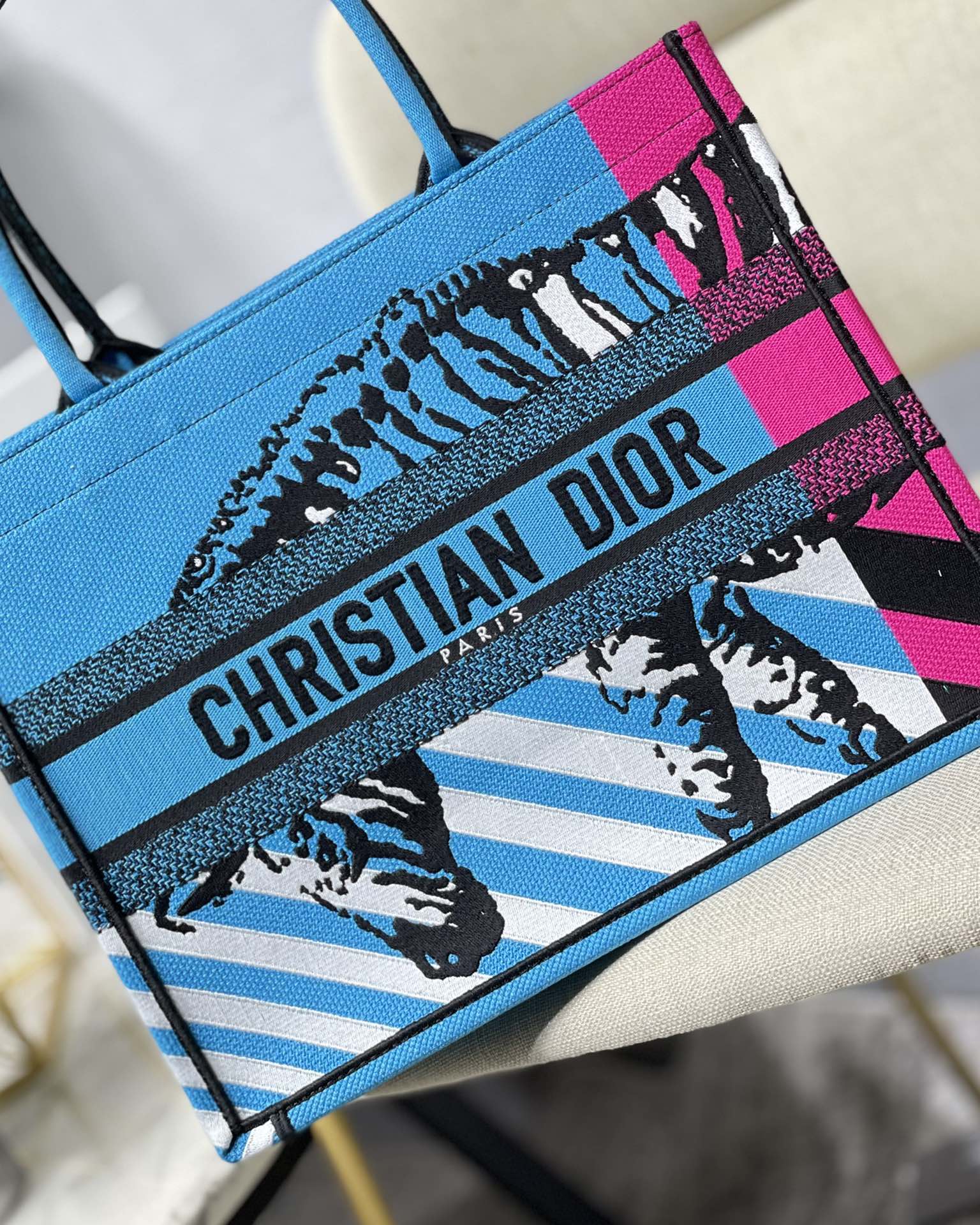 D*or small book tote-36.5cm