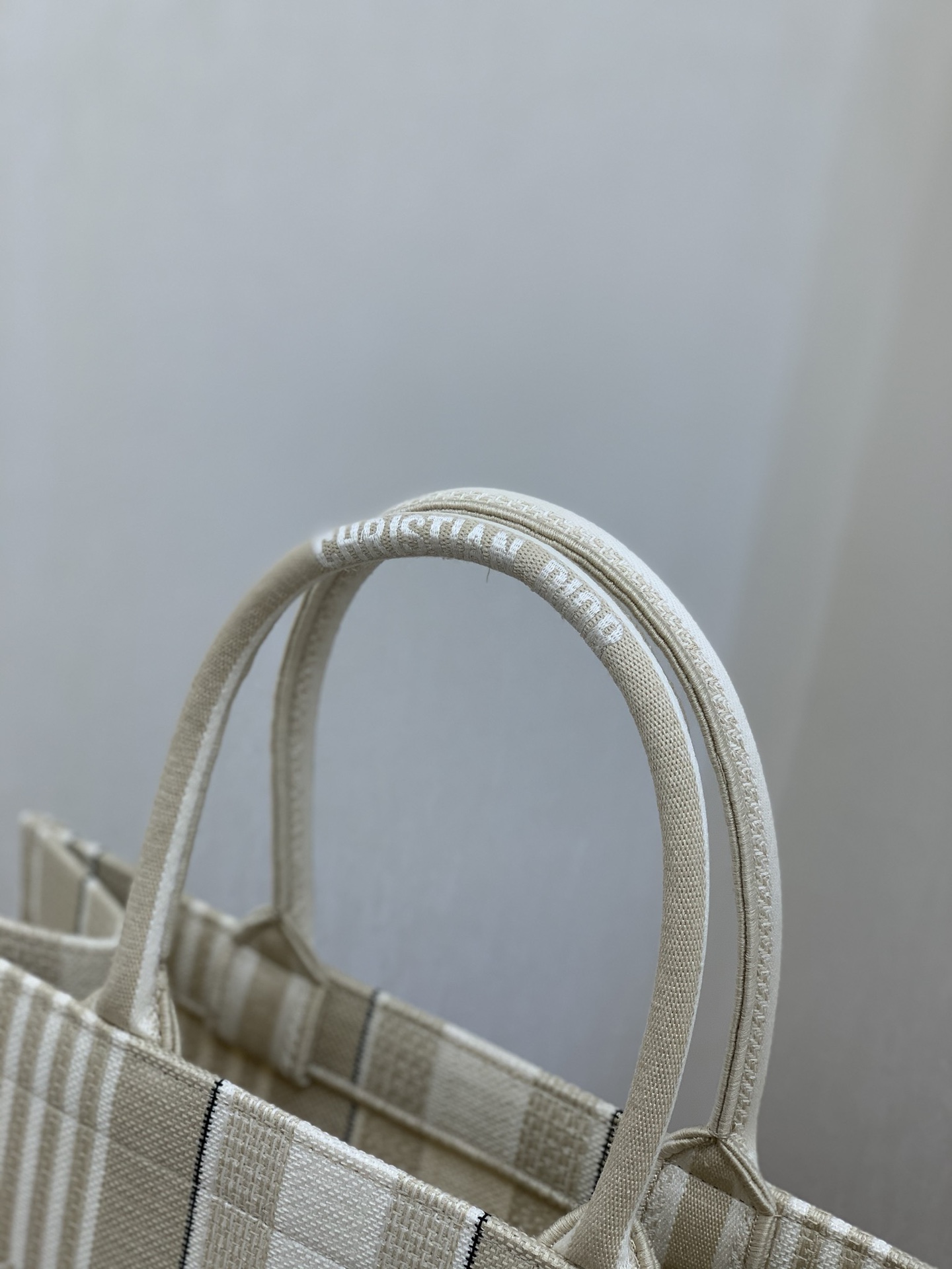 D*or small book tote-36.5cm
