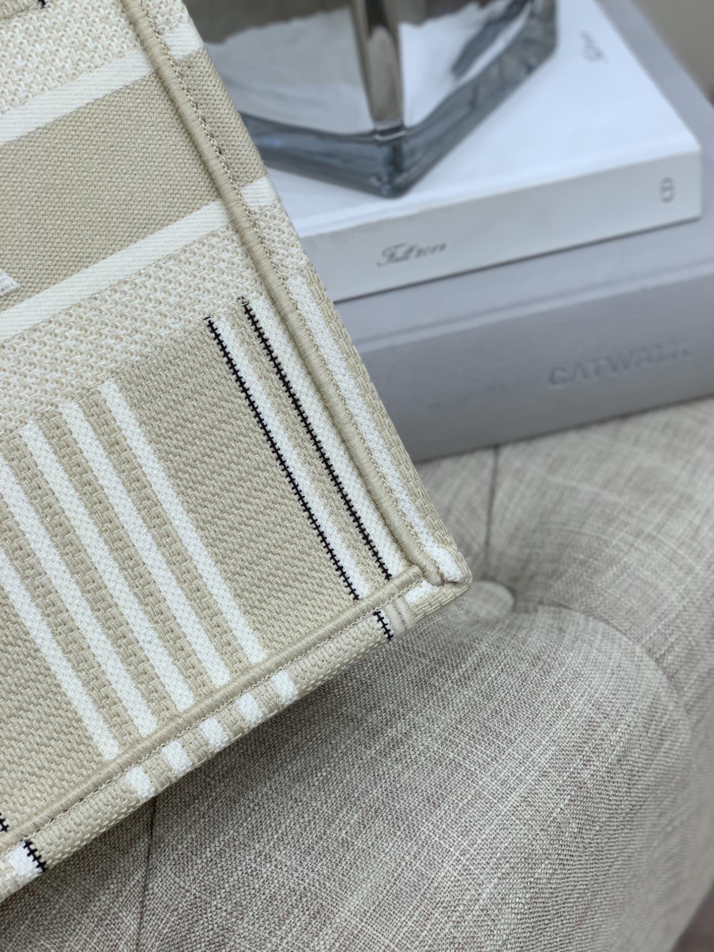 D*or small book tote-36.5cm