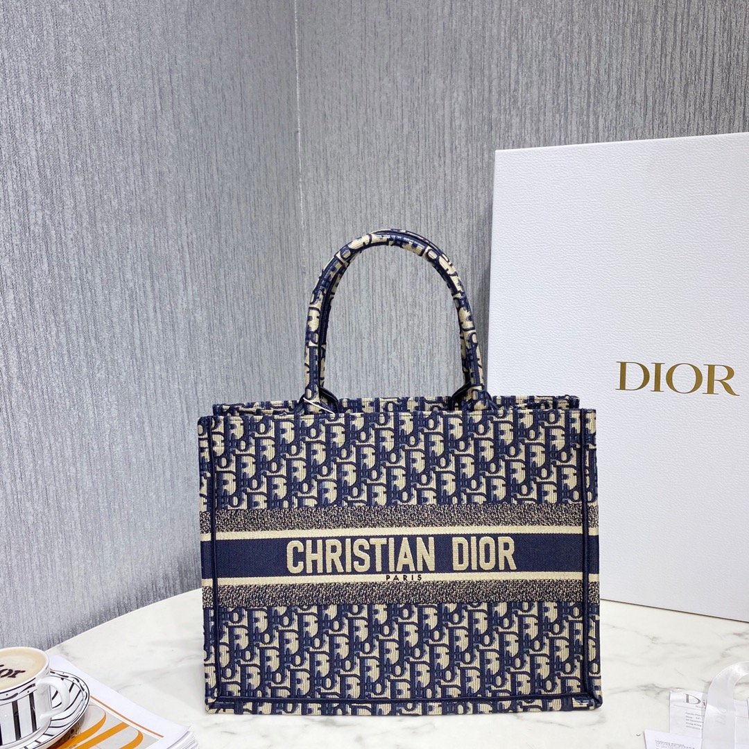 D*or small book tote-36.5cm