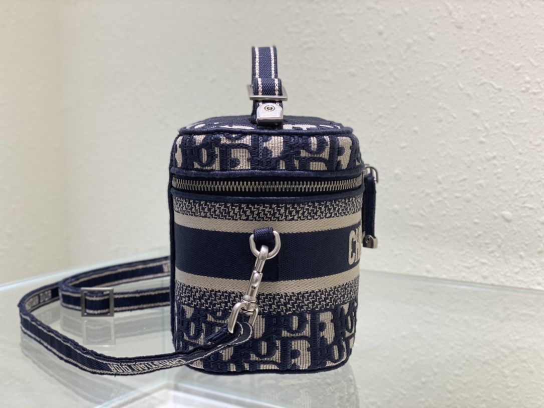 D*or cosmetic bag-18*.5*13*10.5cm