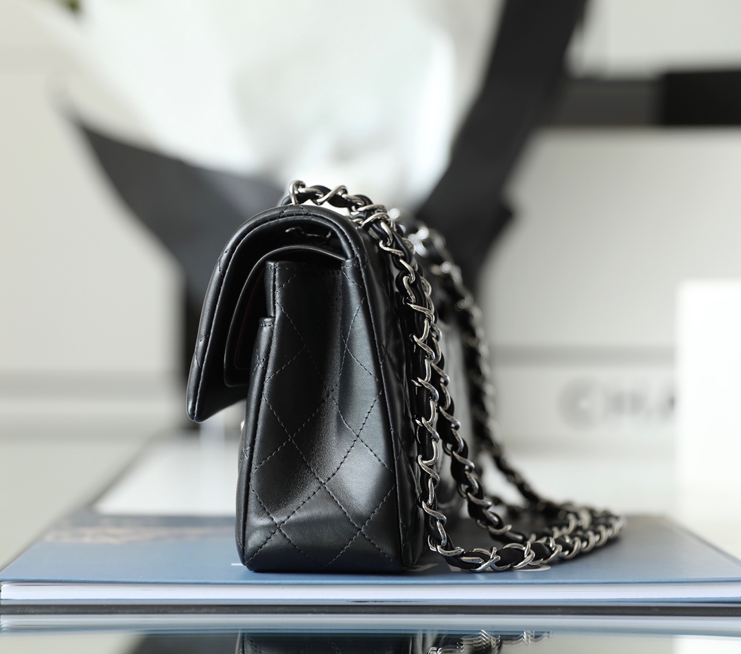 Ch@nel Flap Bag-Lambskin-23CM