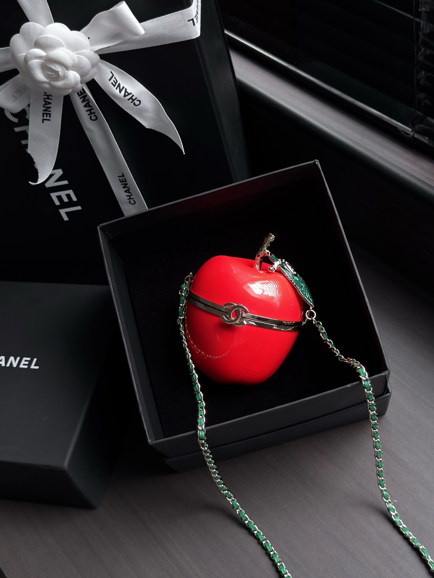 Ch@nel Apple Minaudiere, Laquered Metal, Enamel & Gold-Tone-16*10*10M