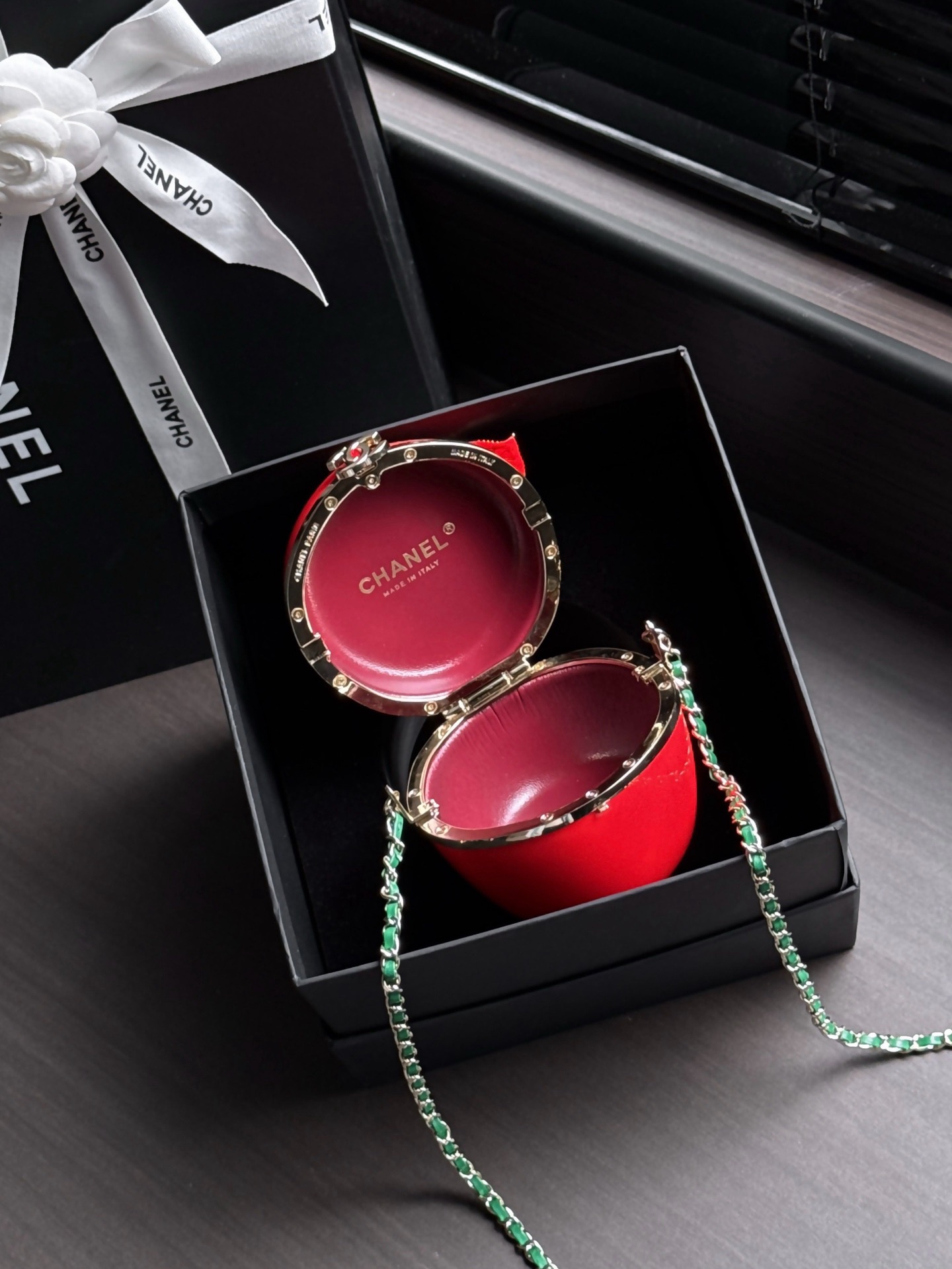 Ch@nel Apple Minaudiere, Laquered Metal, Enamel & Gold-Tone-16*10*10M