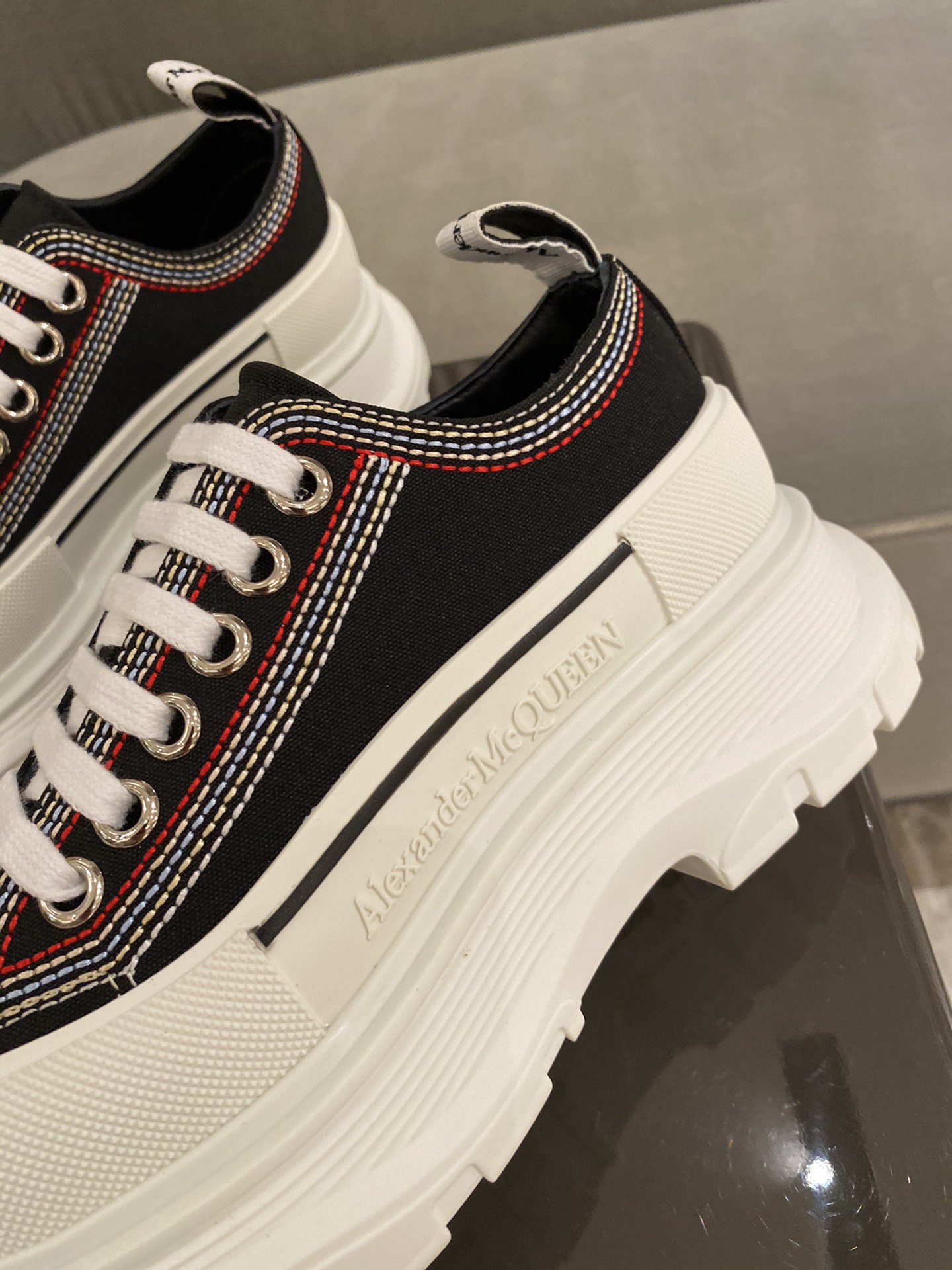 A1exa*der m*q*en sports shoes