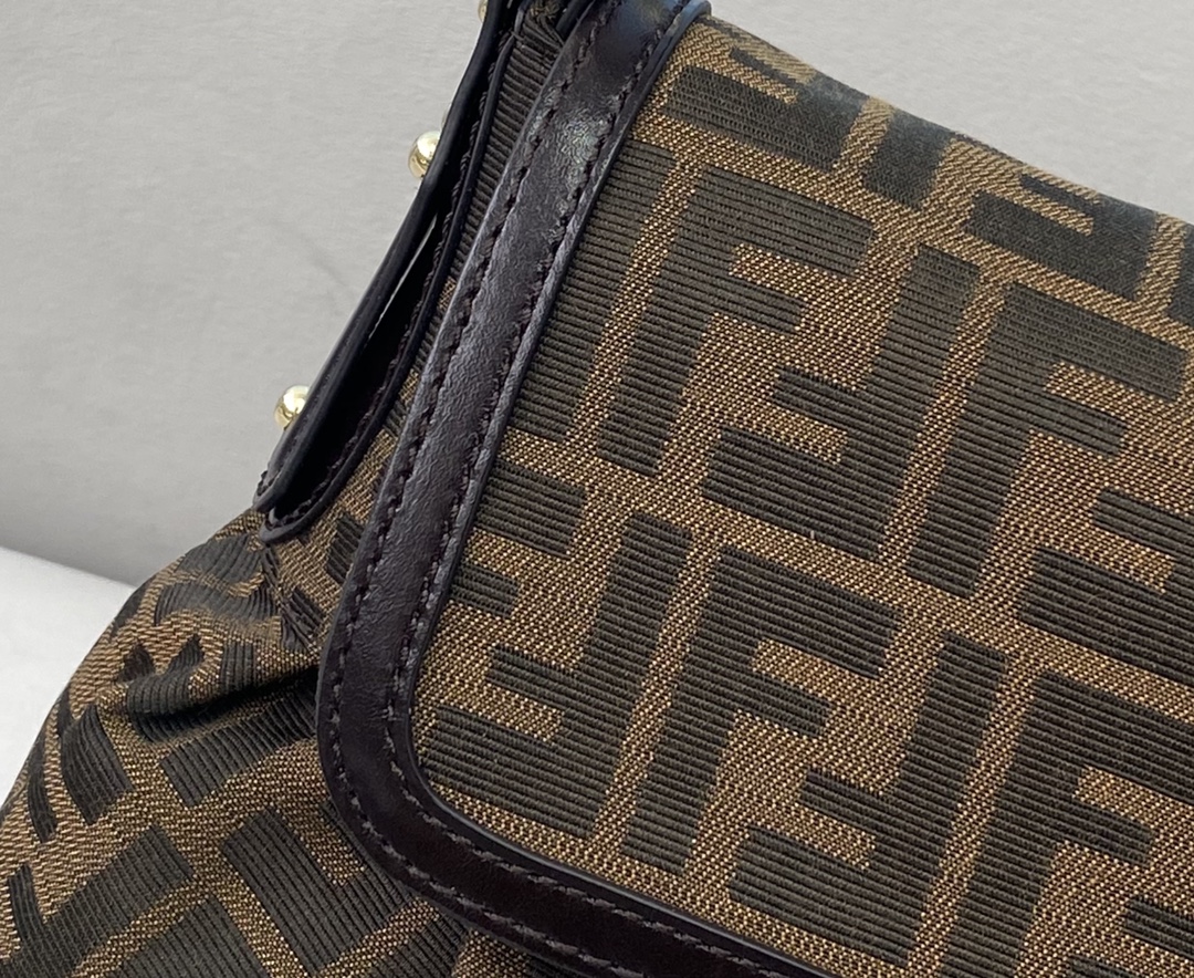 F**di vintage handbags-38×8×19cm