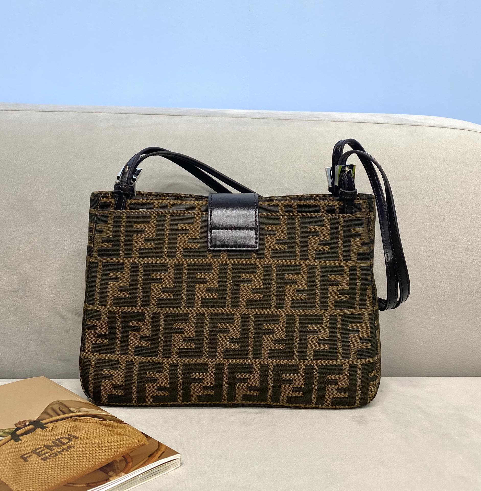 F**di vintage handbags-27*7*18cm