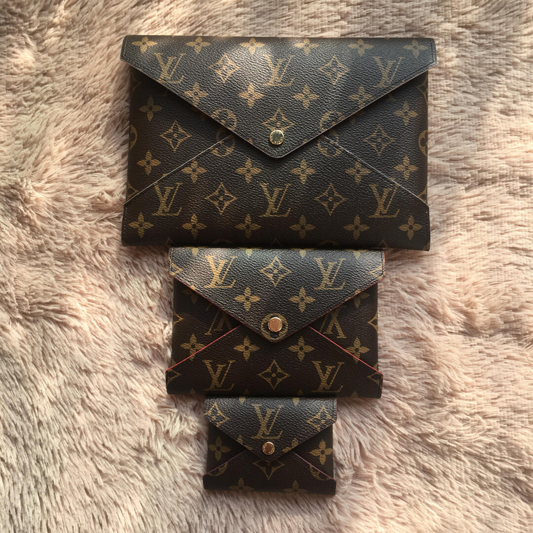 l0*is V*t0n pouch