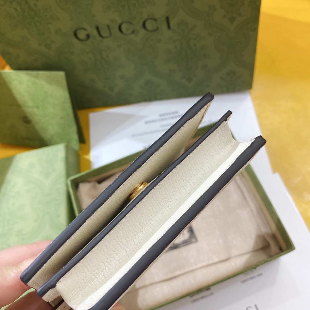 G*u*i wallet-11*8.5*3cm