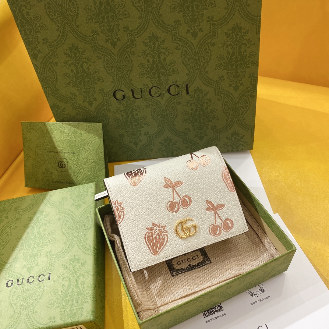 G*u*i wallet-11*8.5*3cm