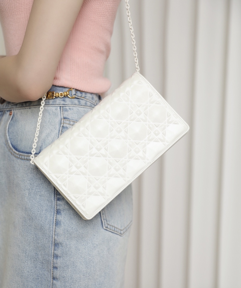 D*or wallet on chain-21.5*11.5*3cm