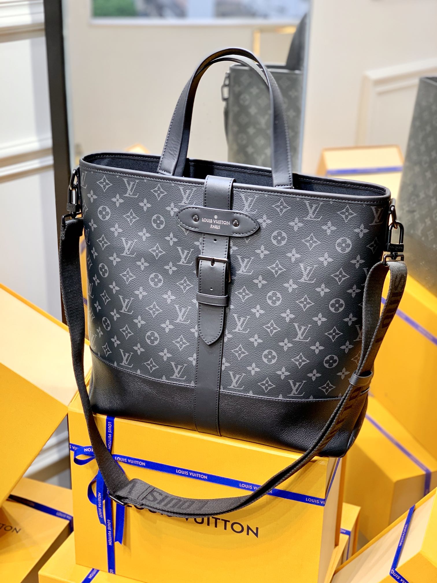 l0*is V*t0n m45914 monogram eclipse saumur-38*37*13m