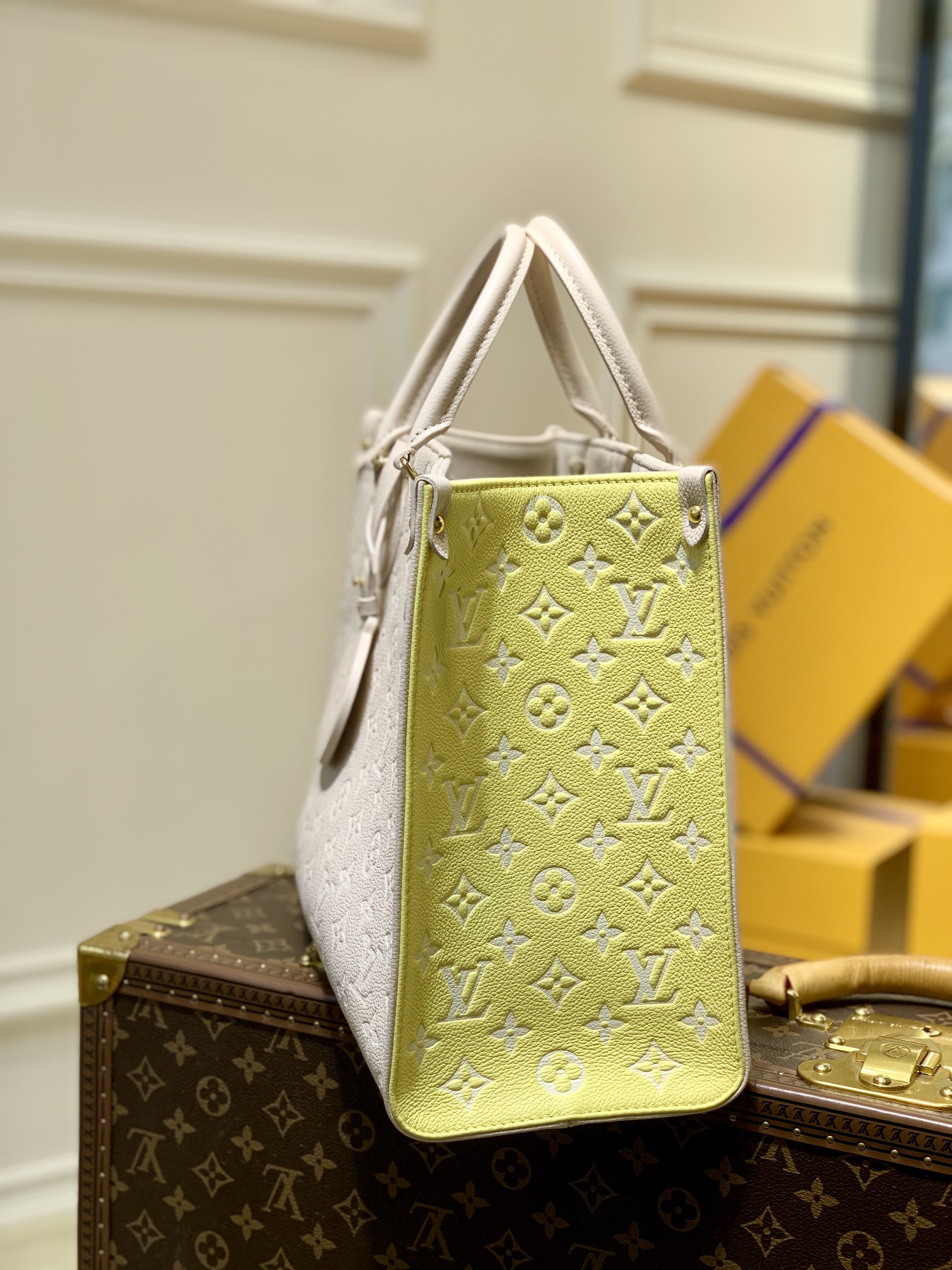 l0*is V*t0n spring in the city onthego handbag-35*27*14cm