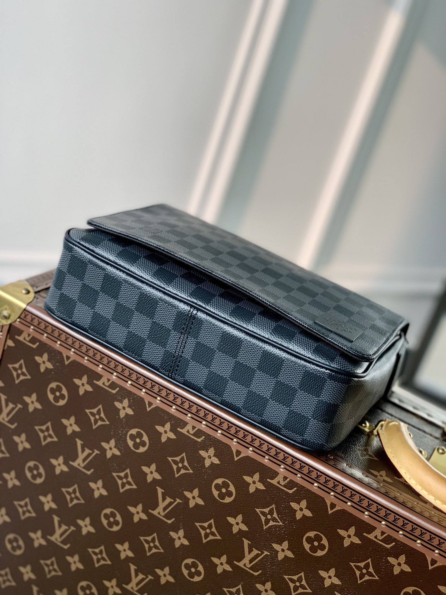 l0*is V*t0n district messenger bag-m46255-26*20*7cm