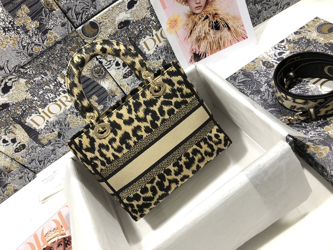lady D*or bag-24*20*11cm