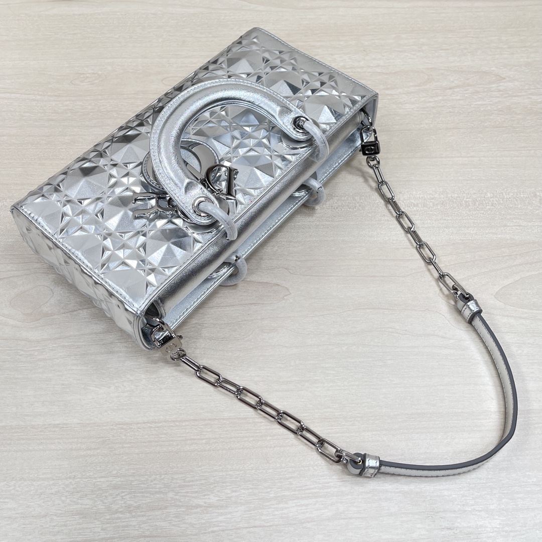 D*or lady bag-26 x 13.5 x 5 cm