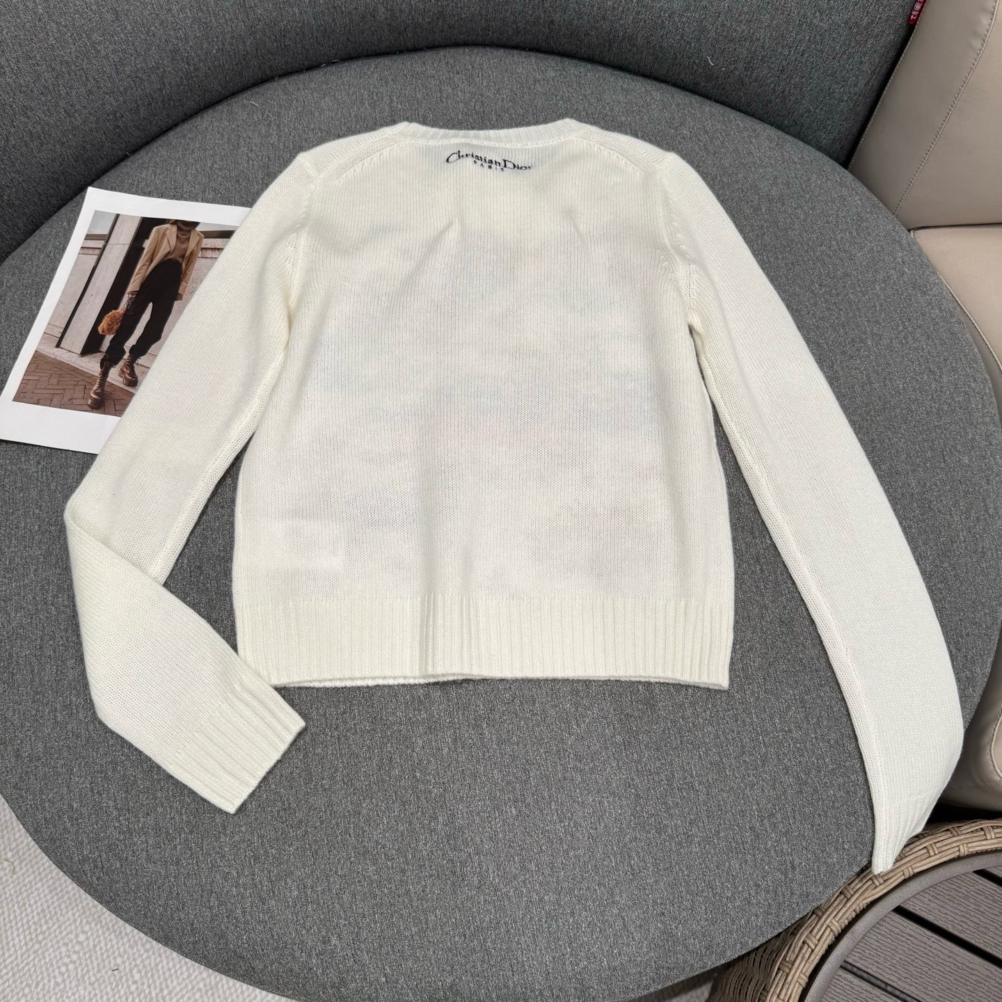 D10r souvenir embroidered sweater
