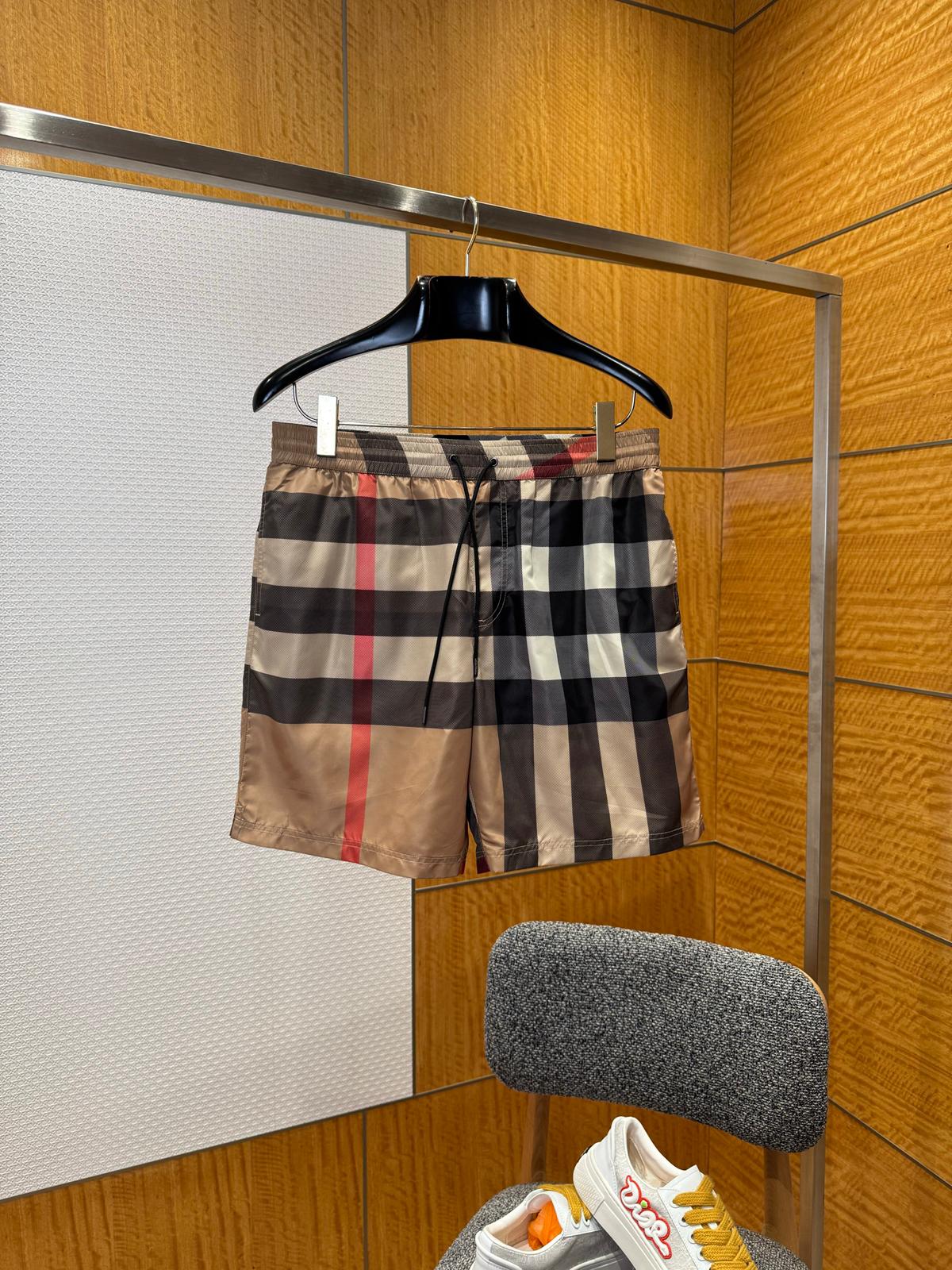 Burb*erry Classic Check Casual Shorts – Unisex Style