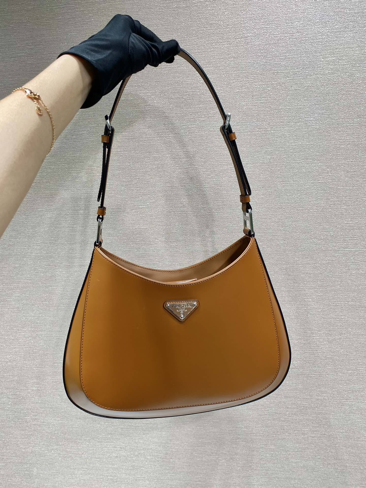 Pra*a cleo handbags-patent leather-30x18.5x4cm