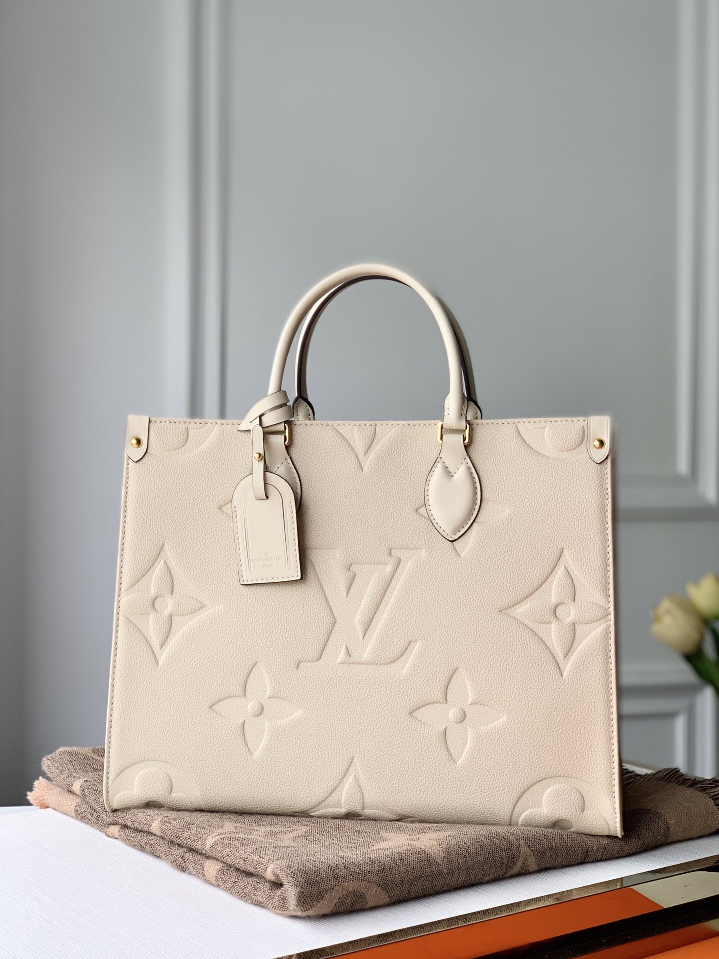 l0*is V*t0n small onthego handbag-35*28*15cm