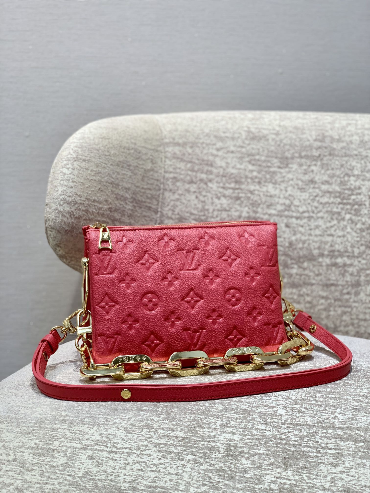 l0*is V*t0n coussin bb bag-21*16*7 cm