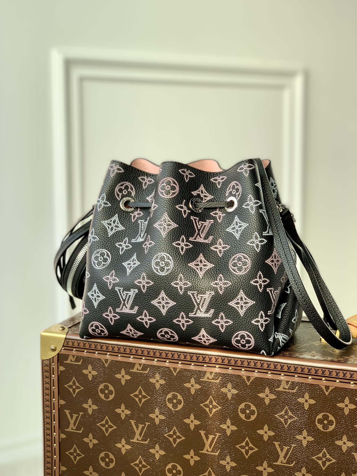 l0*is V*t0n bella tote bag-9 x 22 x 14cm