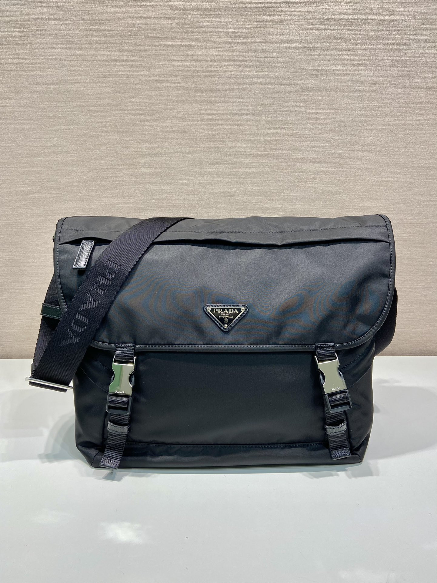 Pra*a 2vd052 mailman bag-30*27.5*14.5cm