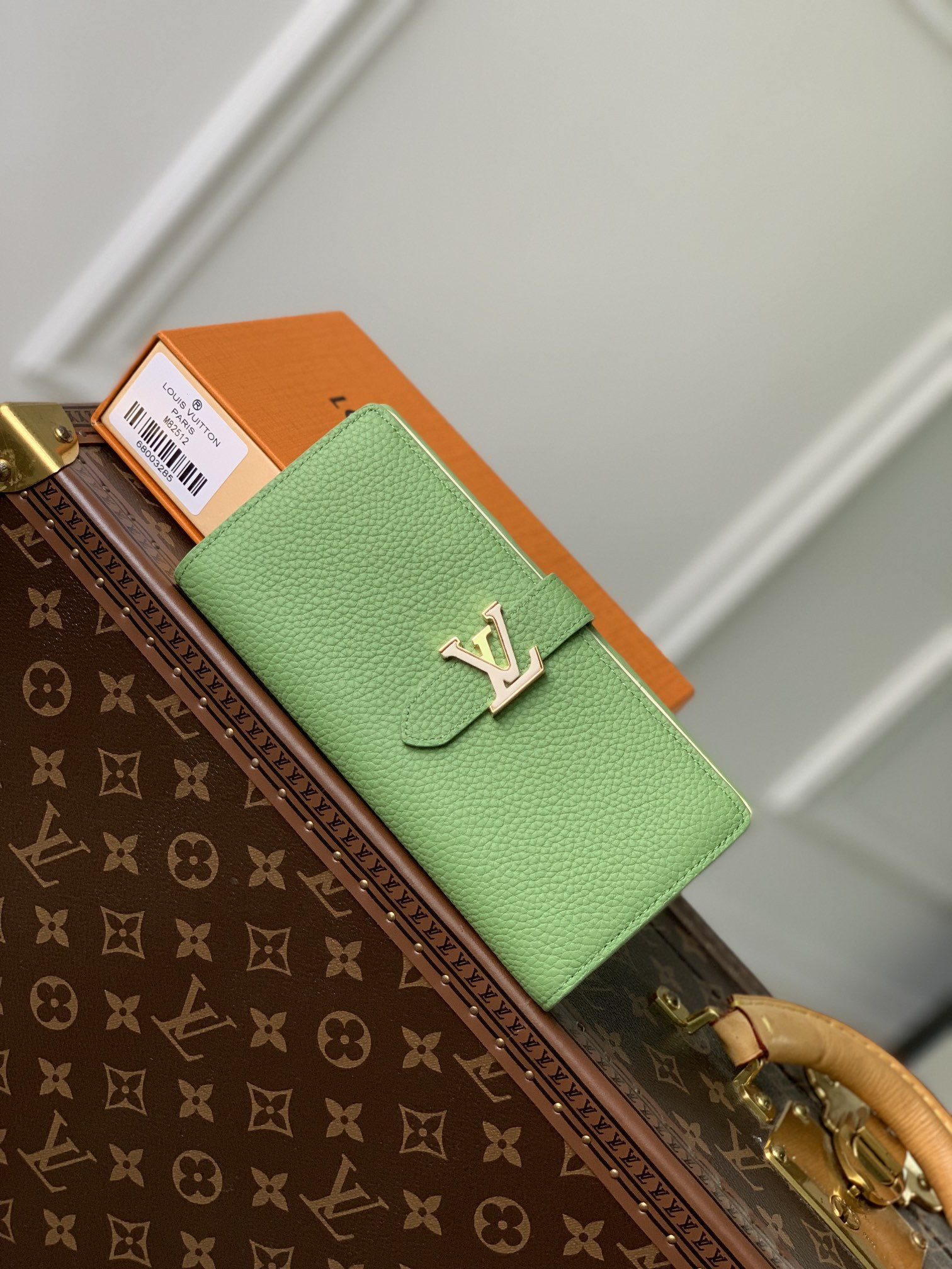 l0*is V*t0n vertical wallet-m82512-10 x 19 x 1.7cm