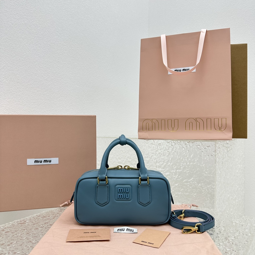 M*um*u ss23 softy padded bag-22*10*7.5cm