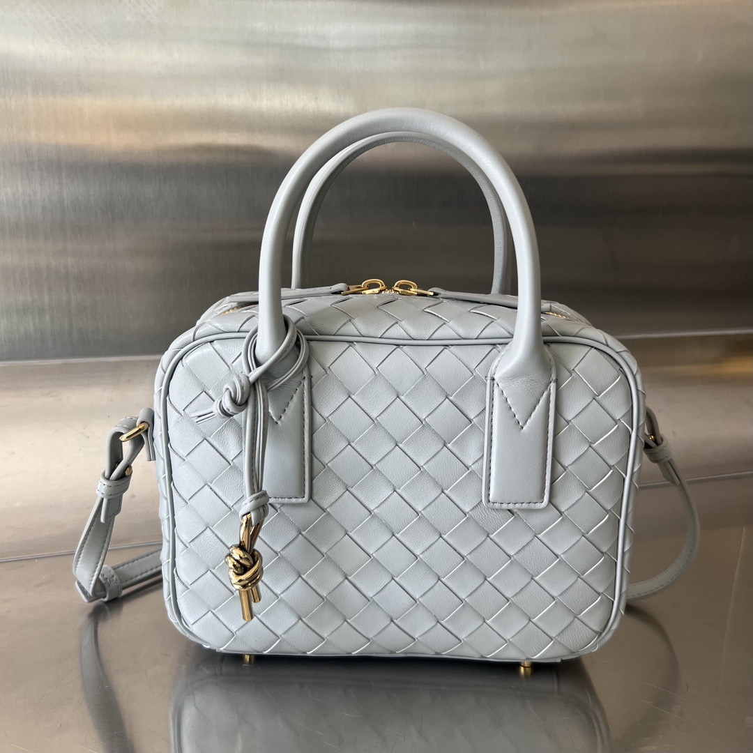 b0tte*a Ven*ta getaway bag-23.5x17.5x9cm