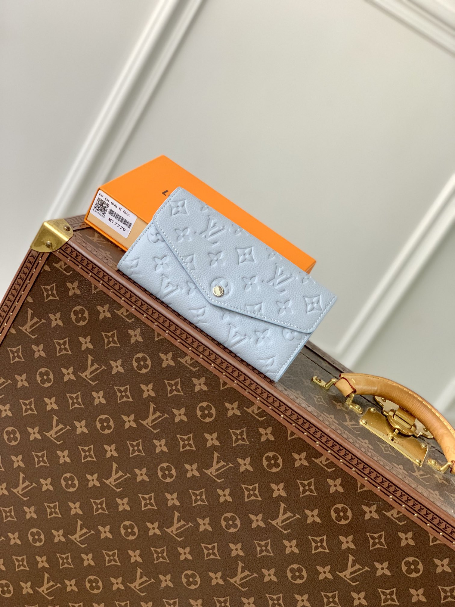 l0*is V*t0n wallet-19 10.5 2cm
