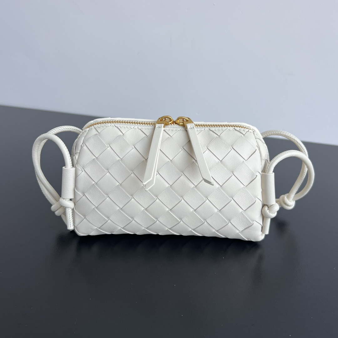 b0tte*a Ven*ta concert pouch -18.5*11.5*8.5cm