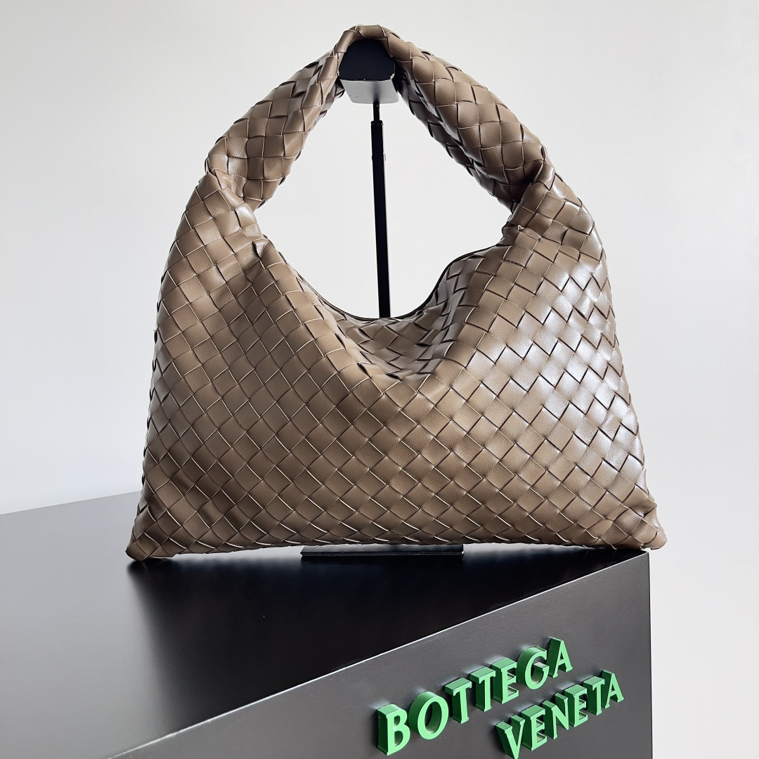 b0tt*ga Ven*ta hop bag-41*20*8cm