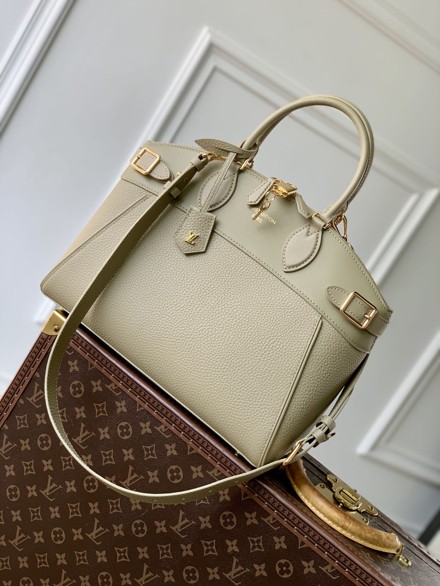 l0vis Vvtt0n lock it tote mm-36×29×15cm