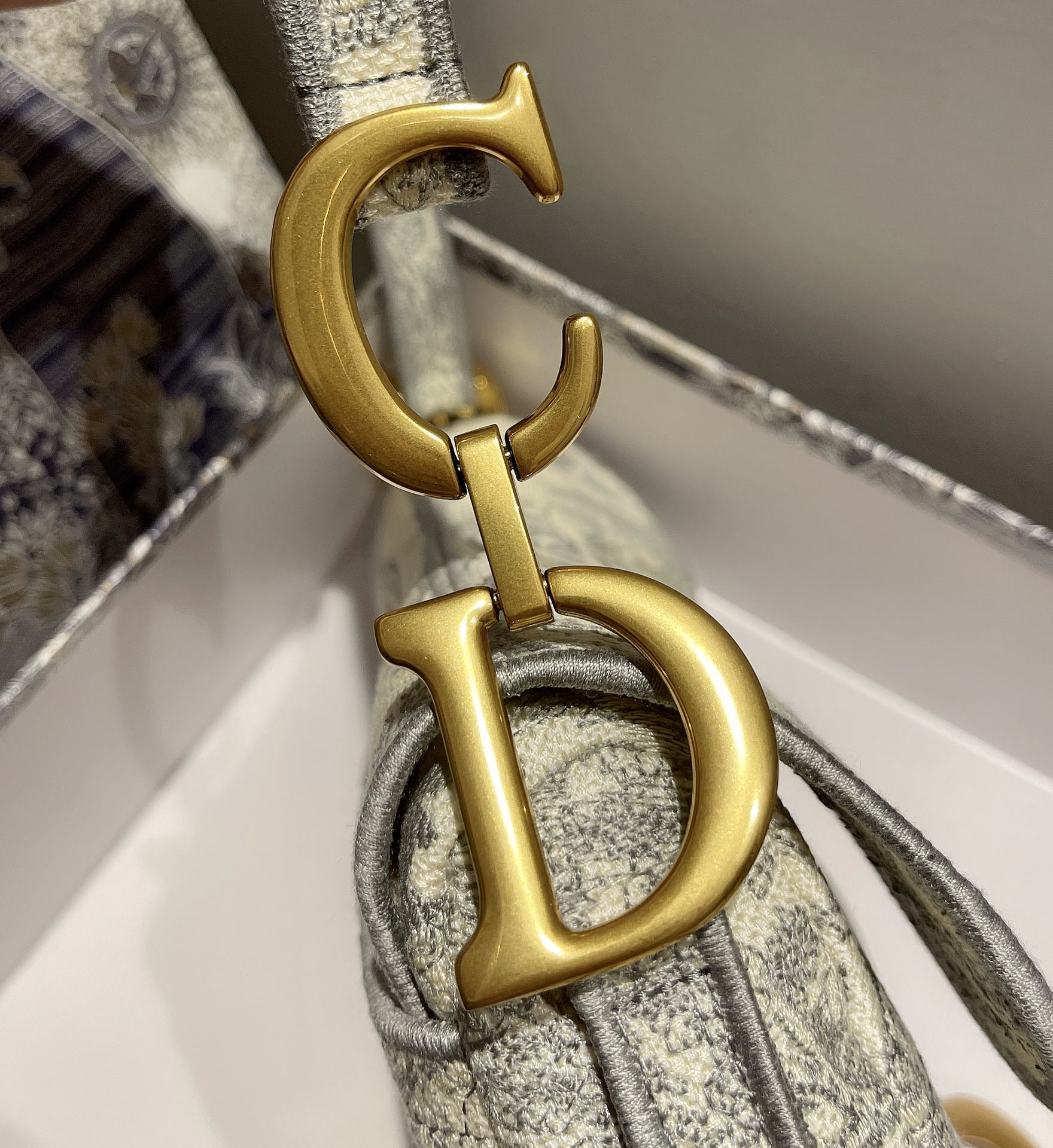 D*or saddle bag-25.5 x 20 x 6.5cm