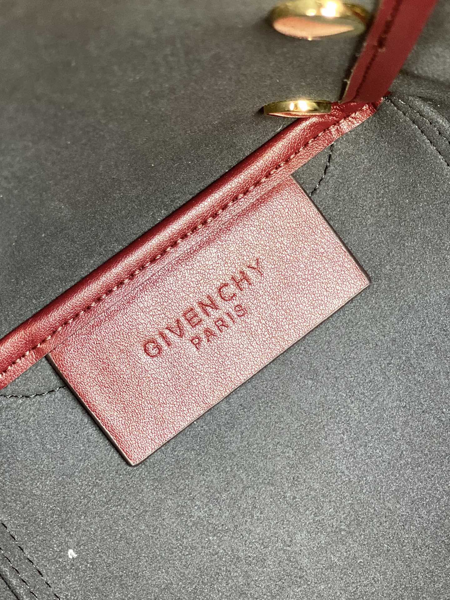 G1uenchy bond tote-21*32*14cm