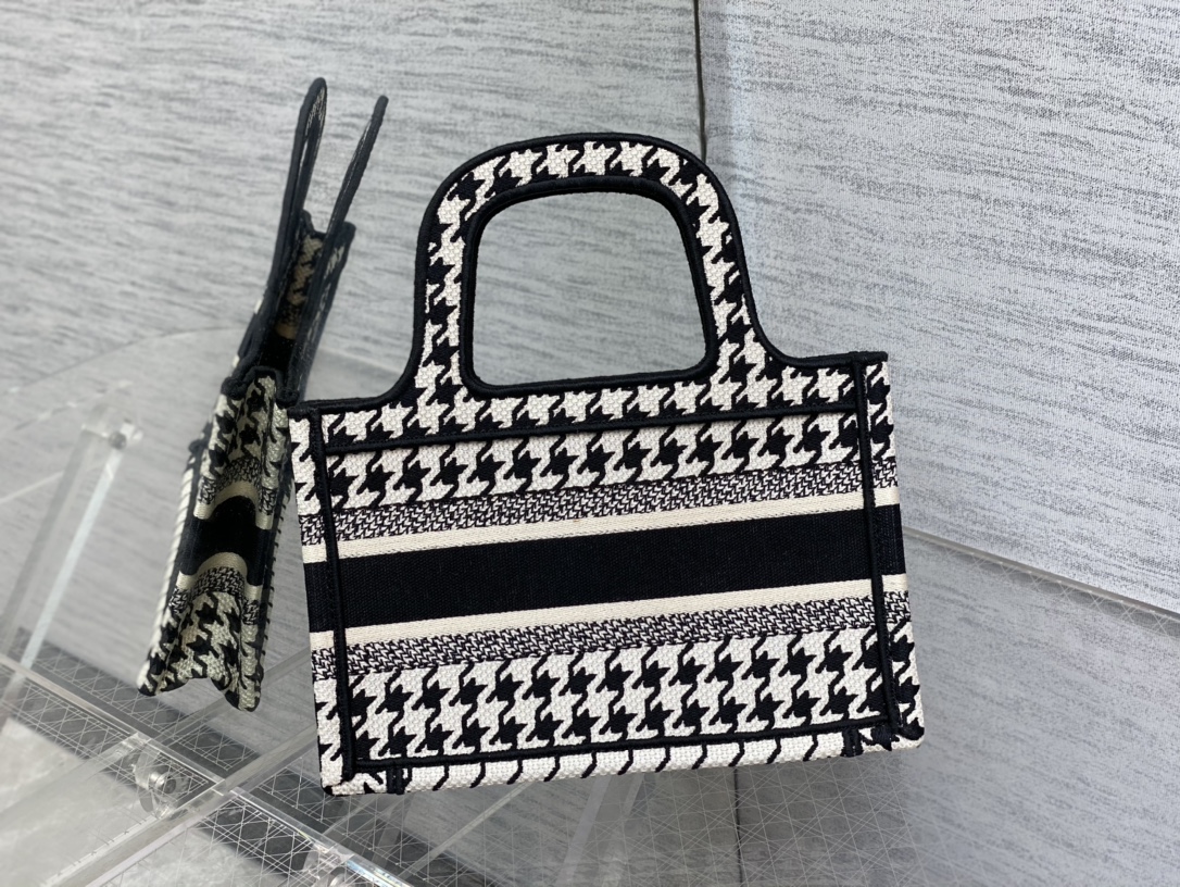 D*or mini book tote-23*17*7cm