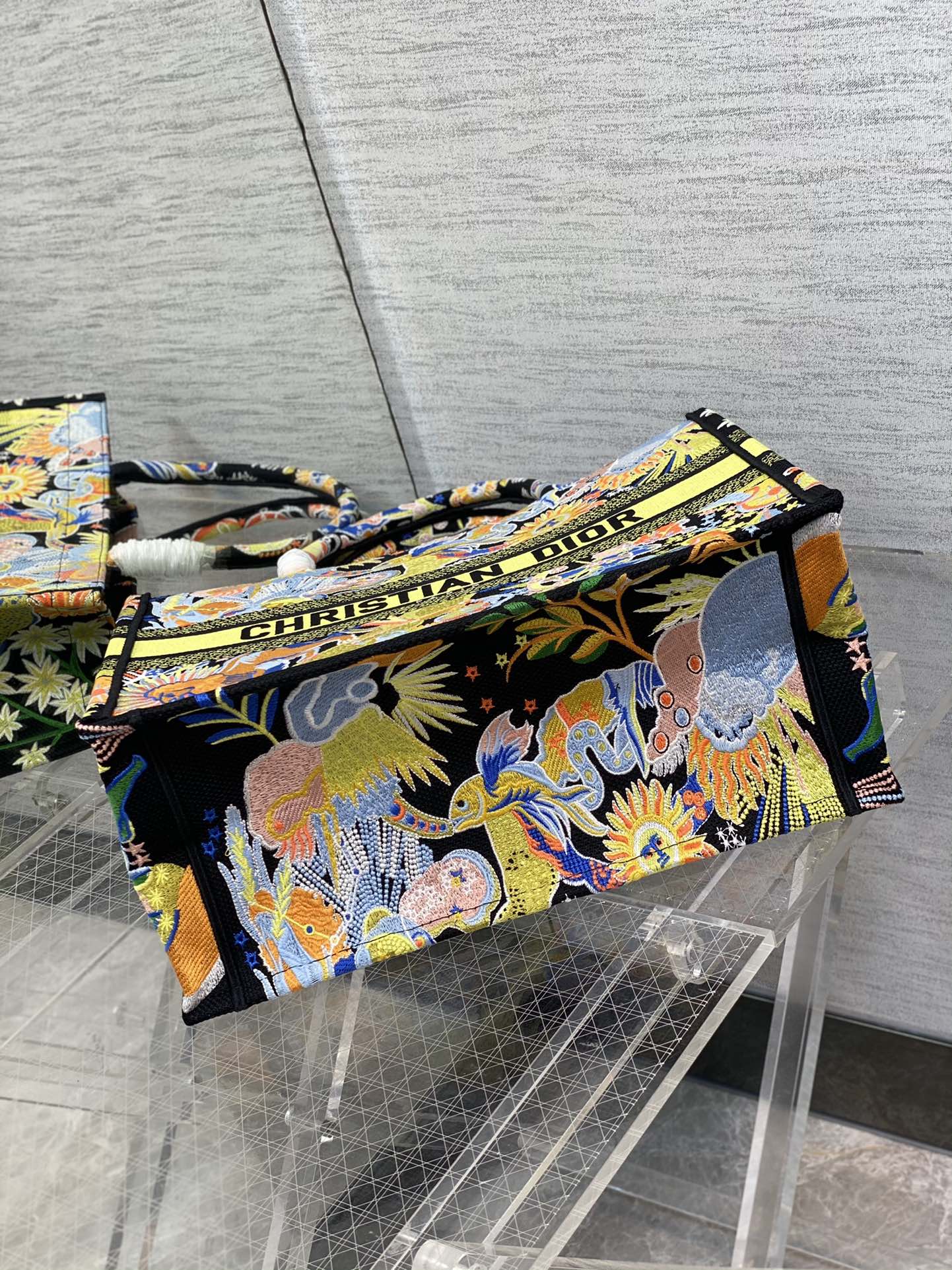 D*or small book tote-36.5cm