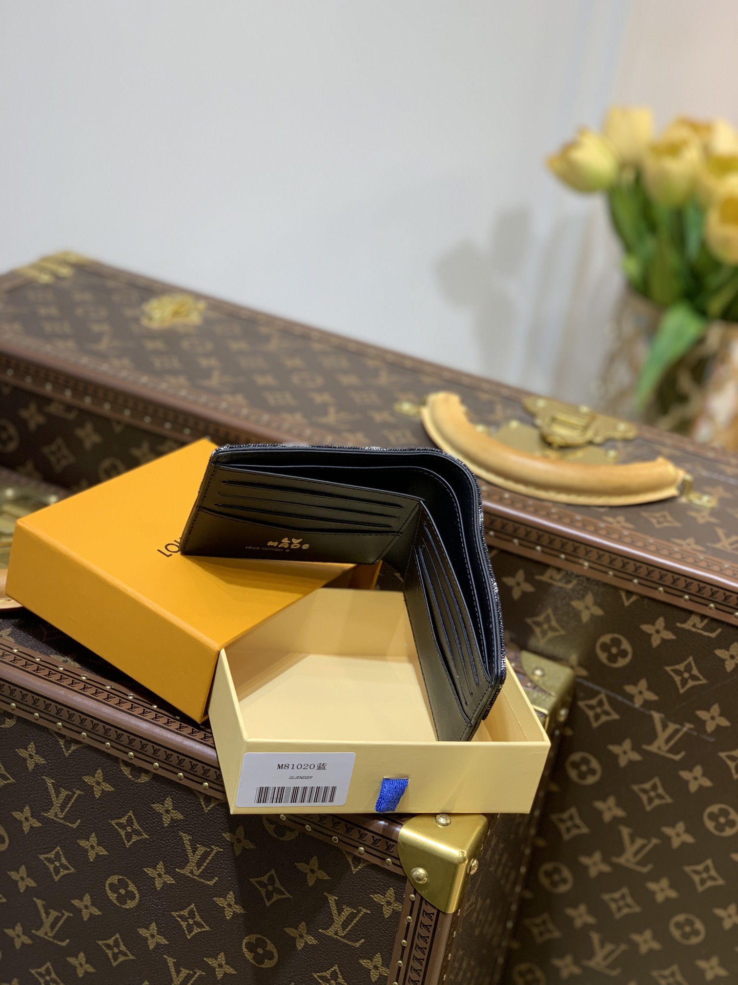 l0*is V*t0n slender wallet-11*8.5*2cm
