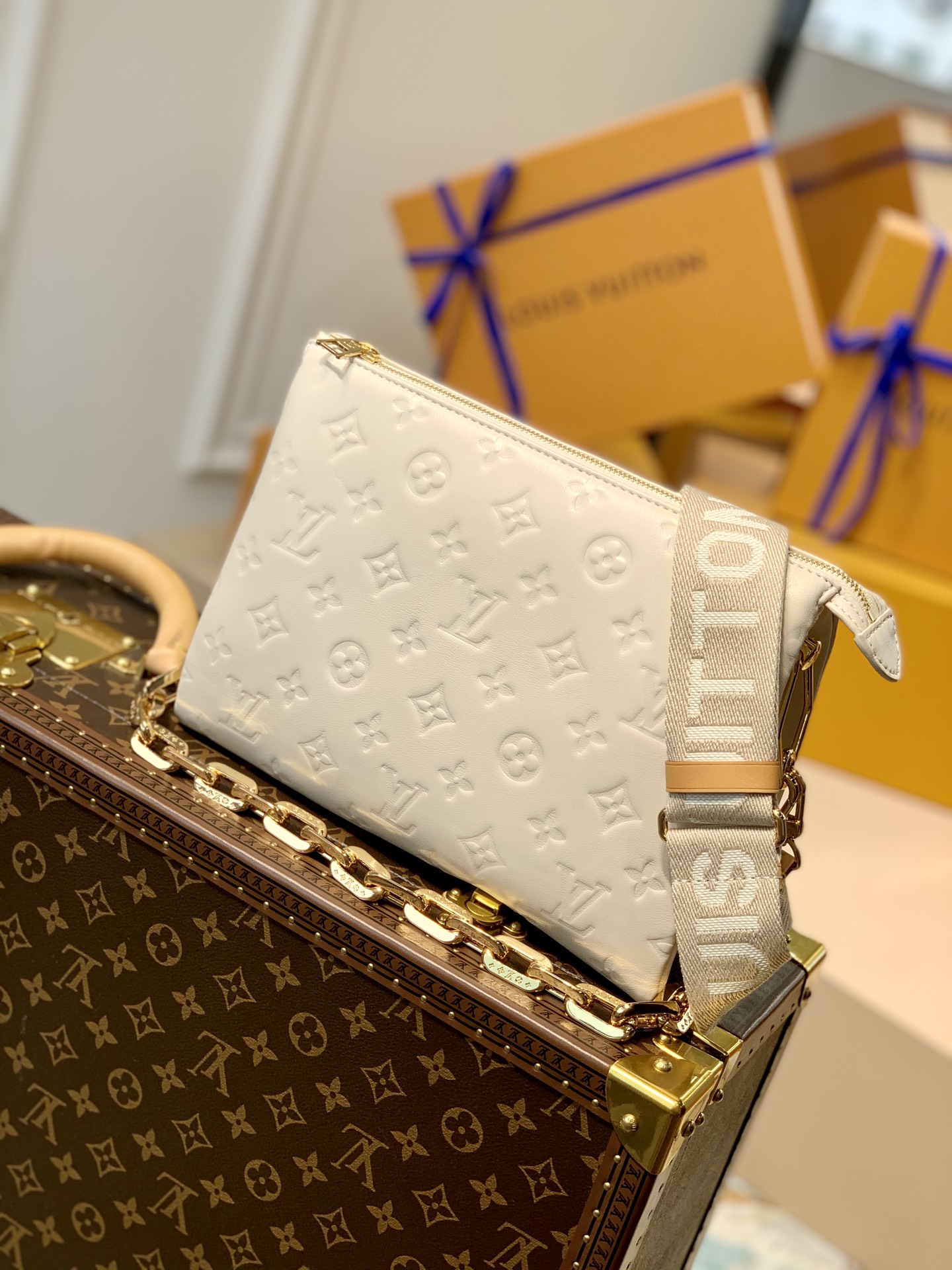 l0*is V*t0n coussin handbags-26*20*12cm